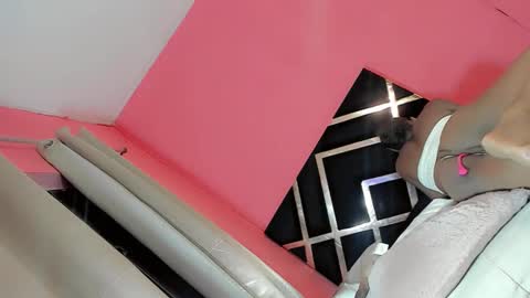 liyenpain01 online show from April 11, 2026, 7:45 am