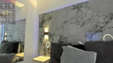 Liz  online show from October 23, 2025, 11:53 am