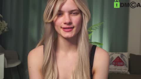 Snapshot of lizbethcoll chatting on February 1, 2025, 8:26 pm Sunnheart online show from February 1, 2025, 8:26 pm