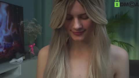 Snapshot of lizbethcoll chatting on February 24, 2025, 7:52 pm Sunnheart online show from February 24, 2025, 7:52 pm