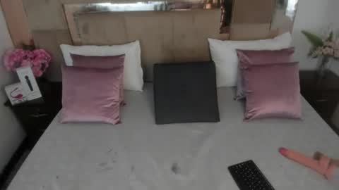 Snapshot of lizbrook chatting on July 22, 2026, 7:49 pm Liz online show from July 22, 2026, 7:49 pm