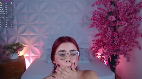 LIZETH online show from November 13, 2025, 10:52 pm