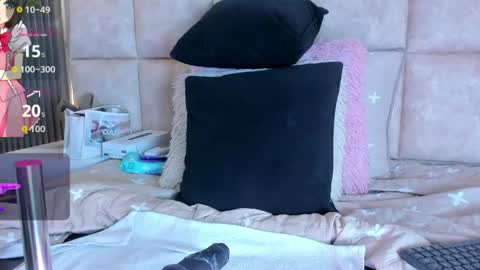 Snapshot of lizxy01 chatting on April 10, 2026, 7:51 pm Liz online show from April 10, 2026, 7:51 pm