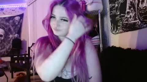 Lizz  online show from November 26, 2025, 11:22 am