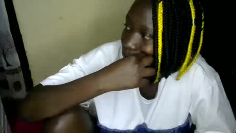 Snapshot of lizzie2020 chatting on June 15, 2026, 6:43 pm lizzie2020 online show from June 15, 2026, 6:43 pm