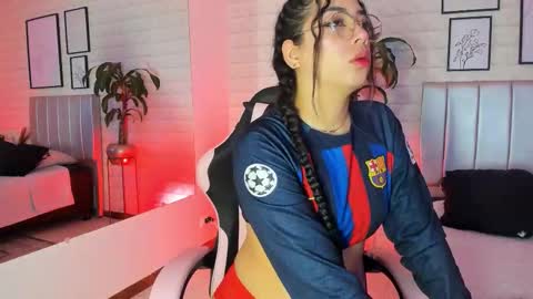 Snapshot of lizzie_evans chatting on February 13, 2026, 12:01 pm Lizzie online show from February 13, 2026, 12:01 pm