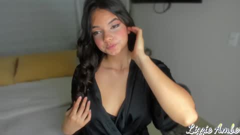 Snapshot of lizzieamber chatting on December 10, 2024, 6:22 am lizzieamber online show from December 10, 2024, 6:22 am