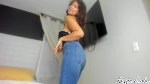 Snapshot of lizzieamber chatting on December 28, 2024, 8:26 am lizzieamber online show from December 28, 2024, 8:26 am