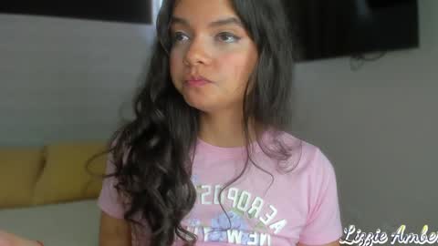 Snapshot of lizzieamber chatting on January 10, 2025, 12:15 pm lizzieamber online show from January 10, 2025, 12:15 pm