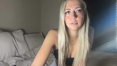 lizzy2bizzy online show from April 27, 2026, 6:17 pm