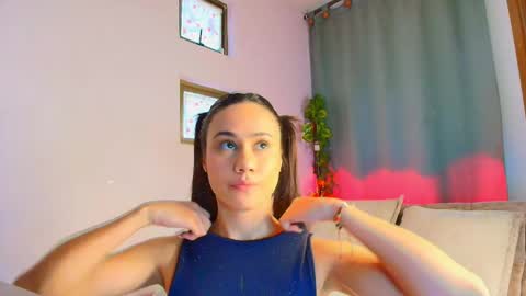Snapshot of lizzy_kane chatting on December 17, 2025, 8:15 pm lizzy_kane online show from December 17, 2025, 8:15 pm