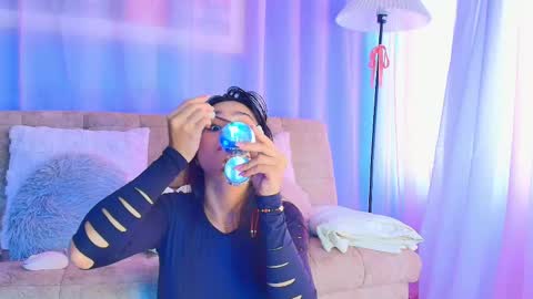 lizzy_kane online show from April 16, 2026, 8:20 pm