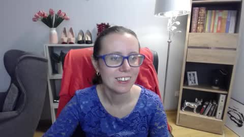 Lizzy online show from November 13, 2025, 5:39 am