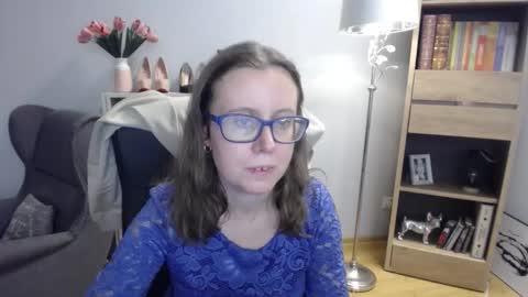 Lizzy online show from November 26, 2025, 6:14 am