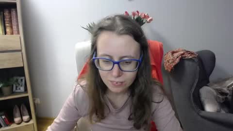 Lizzy online show from May 19, 2026, 4:30 am