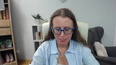Lizzy online show from July 7, 2026, 7:56 am
