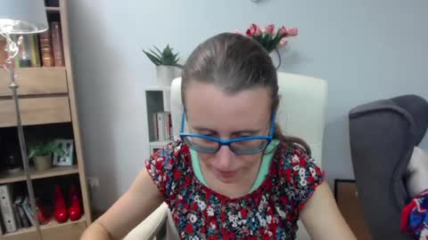 Lizzy online show from July 17, 2026, 4:30 am