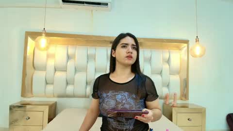 LIZZY RAVEN online show from June 27, 2026, 11:37 am