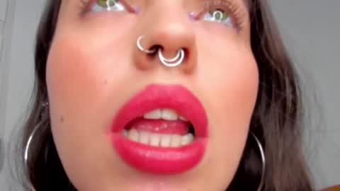 Llanna online show from February 19, 2025, 7:06 am