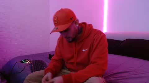 lliamm 2 online show from February 7, 2025, 1:01 pm