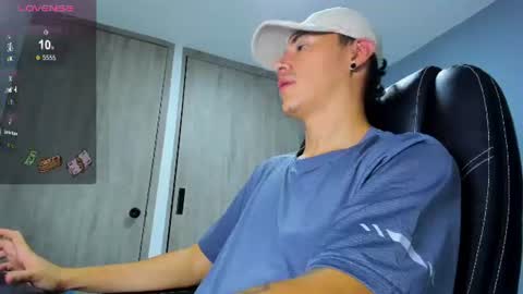 Snapshot of lobo_17 chatting on July 14, 2026, 4:23 pm LOBO ALPHA online show from July 14, 2026, 4:23 pm
