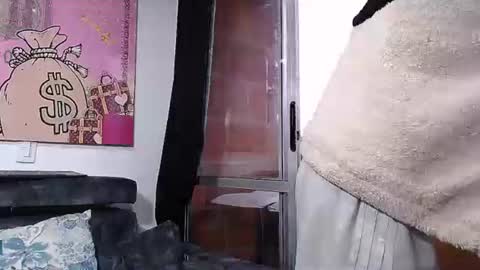 lobocruzlatino online show from February 4, 2025, 11:27 am