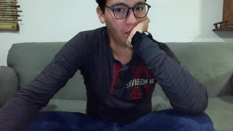 Snapshot of lobomx19 chatting on February 25, 2025, 1:41 am Lobo online show from February 25, 2025, 1:41 am