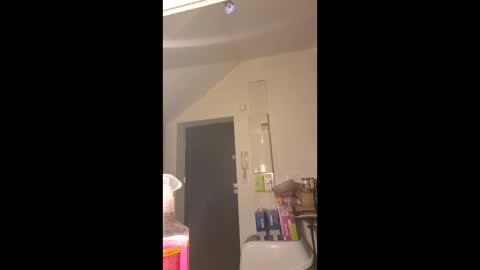 loccoparis online show from February 18, 2026, 7:32 pm