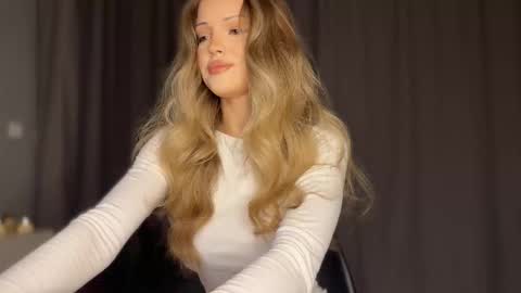 Snapshot of lodemure_ chatting on February 12, 2026, 8:15 pm Lolla online show from February 12, 2026, 8:15 pm