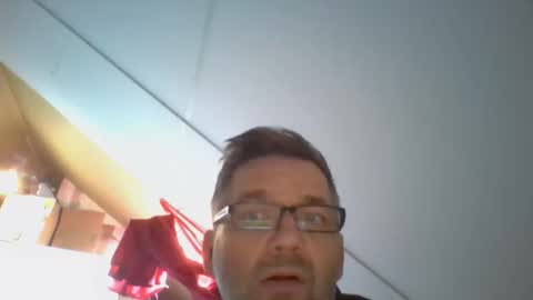 lofkok online show from April 12, 2026, 11:04 am