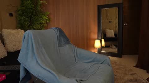 logan_cardenas1 online show from October 5, 2025, 1:04 am