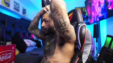 logan_hugh8 online show from March 2, 2026, 4:36 am