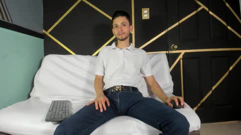 Snapshot of logan_rogers chatting on September 27, 2025, 12:21 pm Logan Rogers online show from September 27, 2025, 12:21 pm