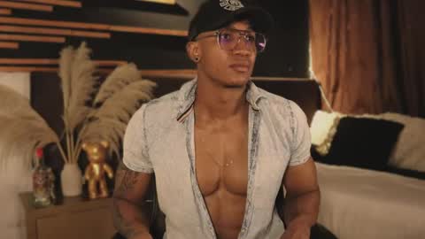 Snapshot of logan_varela chatting on January 23, 2025, 8:45 pm logan_varela online show from January 23, 2025, 8:45 pm