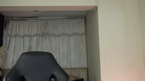 Snapshot of logan_varela chatting on October 5, 2025, 11:24 pm logan_varela online show from October 5, 2025, 11:24 pm