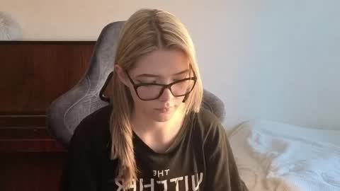 Logan and Katana online show from April 2, 2026, 12:47 pm