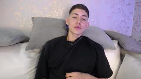 Loganfoster  online show from December 2, 2025, 8:26 pm