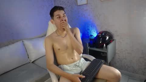 Loganfoster  online show from December 17, 2025, 8:48 pm