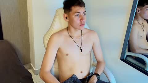 Loganfoster  online show from January 8, 2026, 8:44 pm