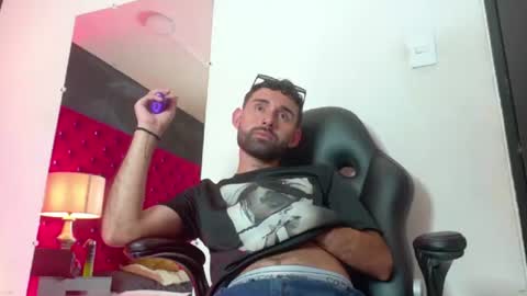 loganfoxx_ online show from June 26, 2026, 11:20 pm