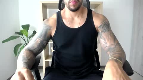 Logan Wolfp online show from May 5, 2026, 9:01 pm