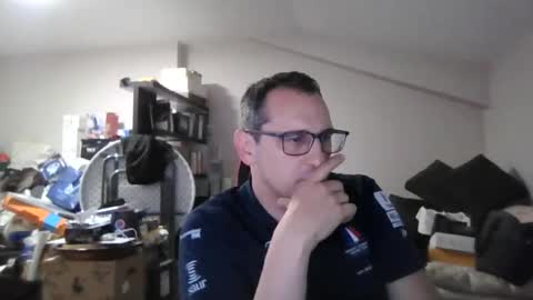 loic31 online show from May 27, 2026, 3:09 pm