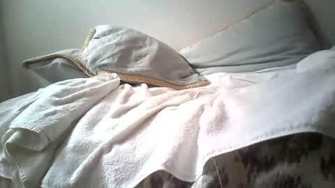 loisaida4u online show from March 5, 2025, 7:27 pm