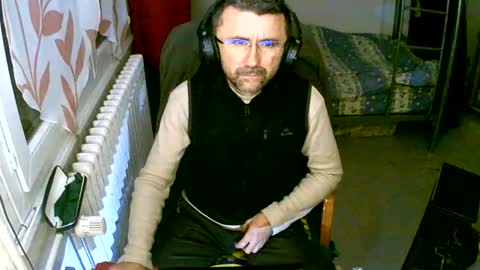 Snapshot of lokoum39 chatting on December 10, 2024, 7:22 pm lokoum39 online show from December 10, 2024, 7:22 pm