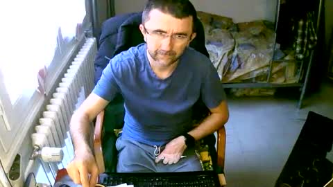 Snapshot of lokoum39 chatting on February 10, 2025, 3:42 pm lokoum39 online show from February 10, 2025, 3:42 pm