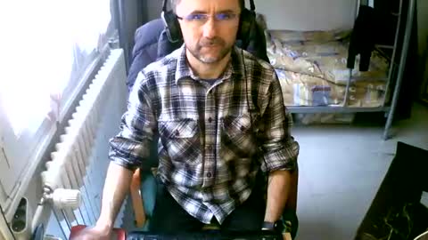 Snapshot of lokoum39 chatting on February 11, 2025, 11:21 am lokoum39 online show from February 11, 2025, 11:21 am