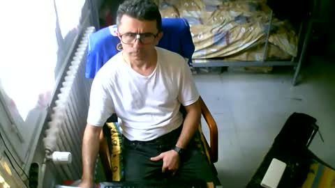 Snapshot of lokoum39 chatting on September 16, 2025, 11:33 am lokoum39 online show from September 16, 2025, 11:33 am