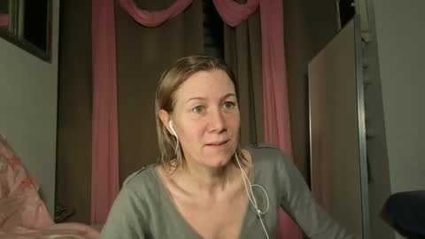 Snapshot of lola_belgium chatting on February 3, 2026, 7:13 am lola_belgium online show from February 3, 2026, 7:13 am