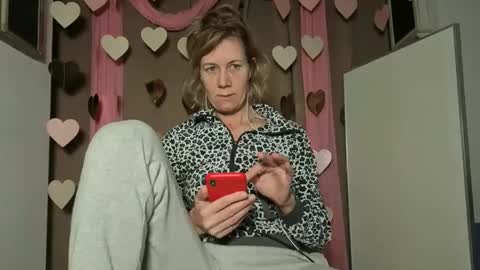 Snapshot of lola_belgium chatting on February 8, 2026, 6:28 am lola_belgium online show from February 8, 2026, 6:28 am