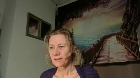 Snapshot of lola_belgium chatting on April 23, 2026, 5:30 am lola_belgium online show from April 23, 2026, 5:30 am